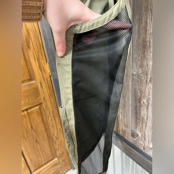 Duluth Trading Company Medium Vest - Picture 5 of 6